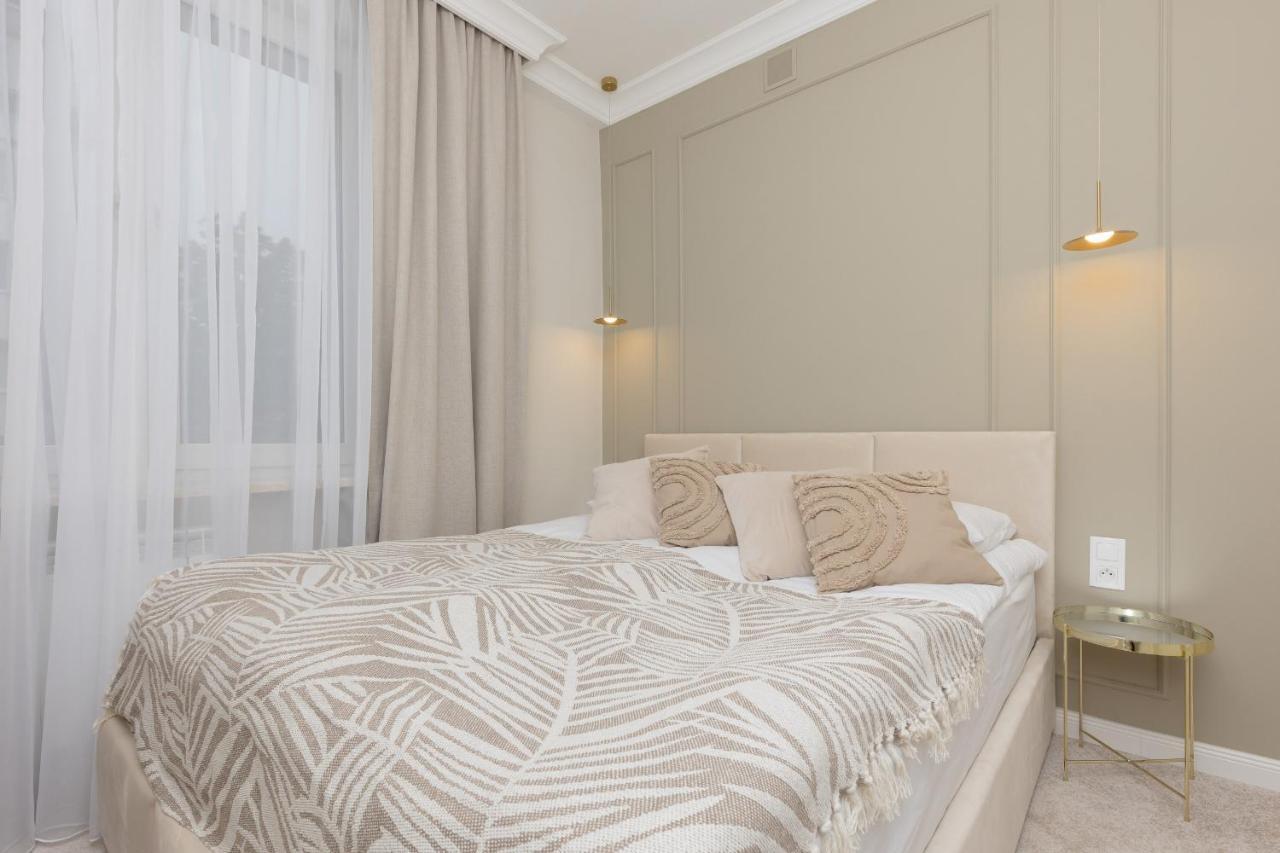 Apartment Bright & Elegant By Renters *