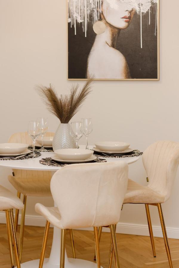 Bright & Elegant By Renters Warsaw