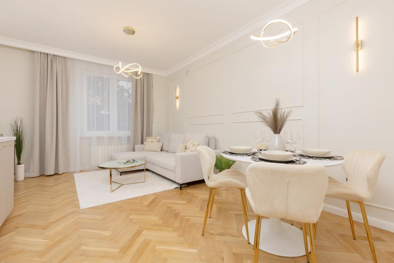 Apartment Bright & Elegant By Renters *
