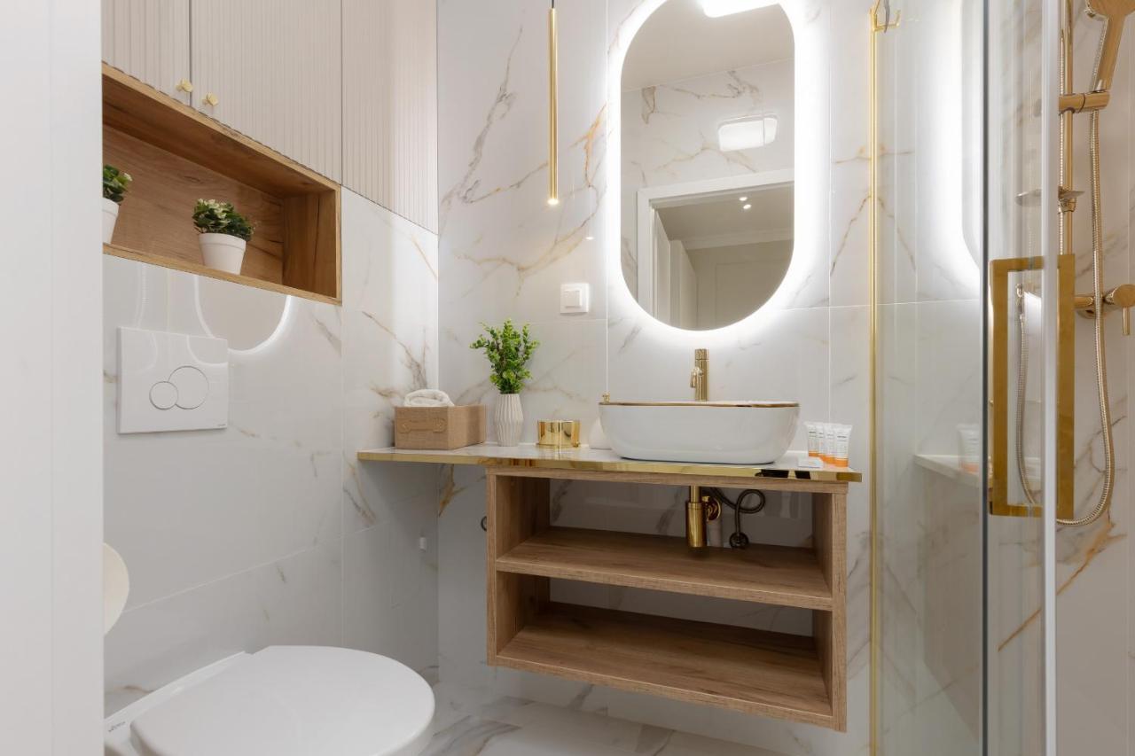 Apartment Bright & Elegant By Renters *
